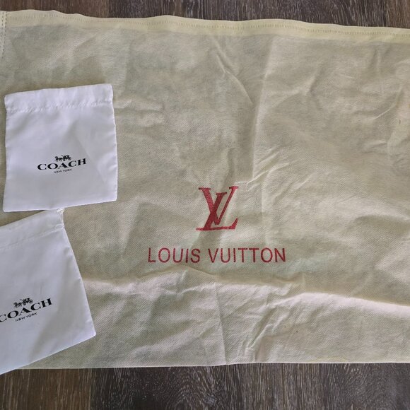 Dust covers - Picture 1 of 1